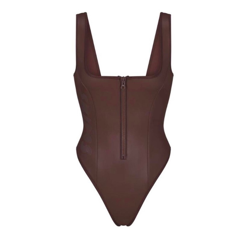 SKIMS Rubberized Scuba Swim Scoop Neck One Piece | Cocoa Size XXS